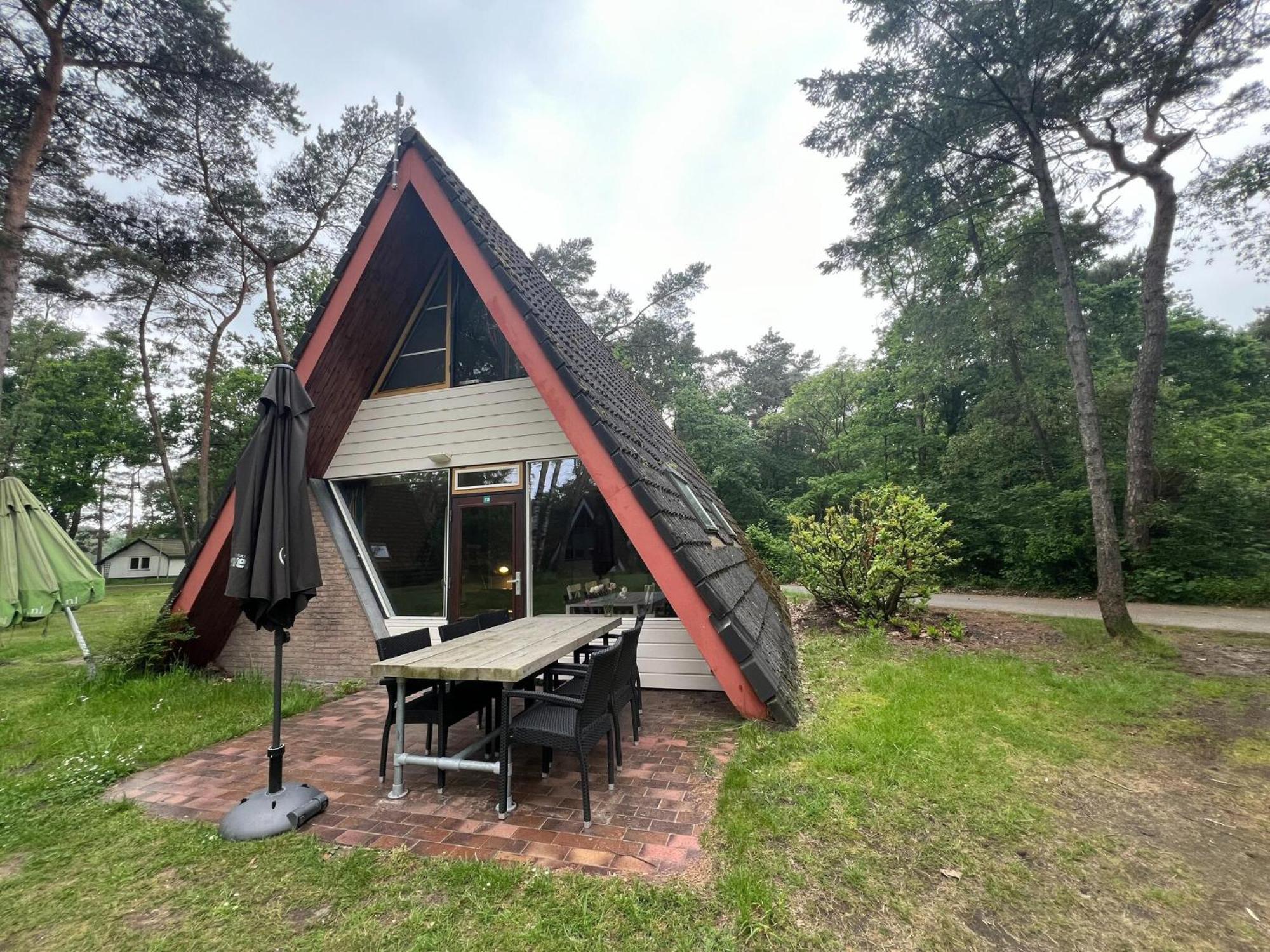 Modern Holiday Home In Stramproy In The Forest Exterior foto