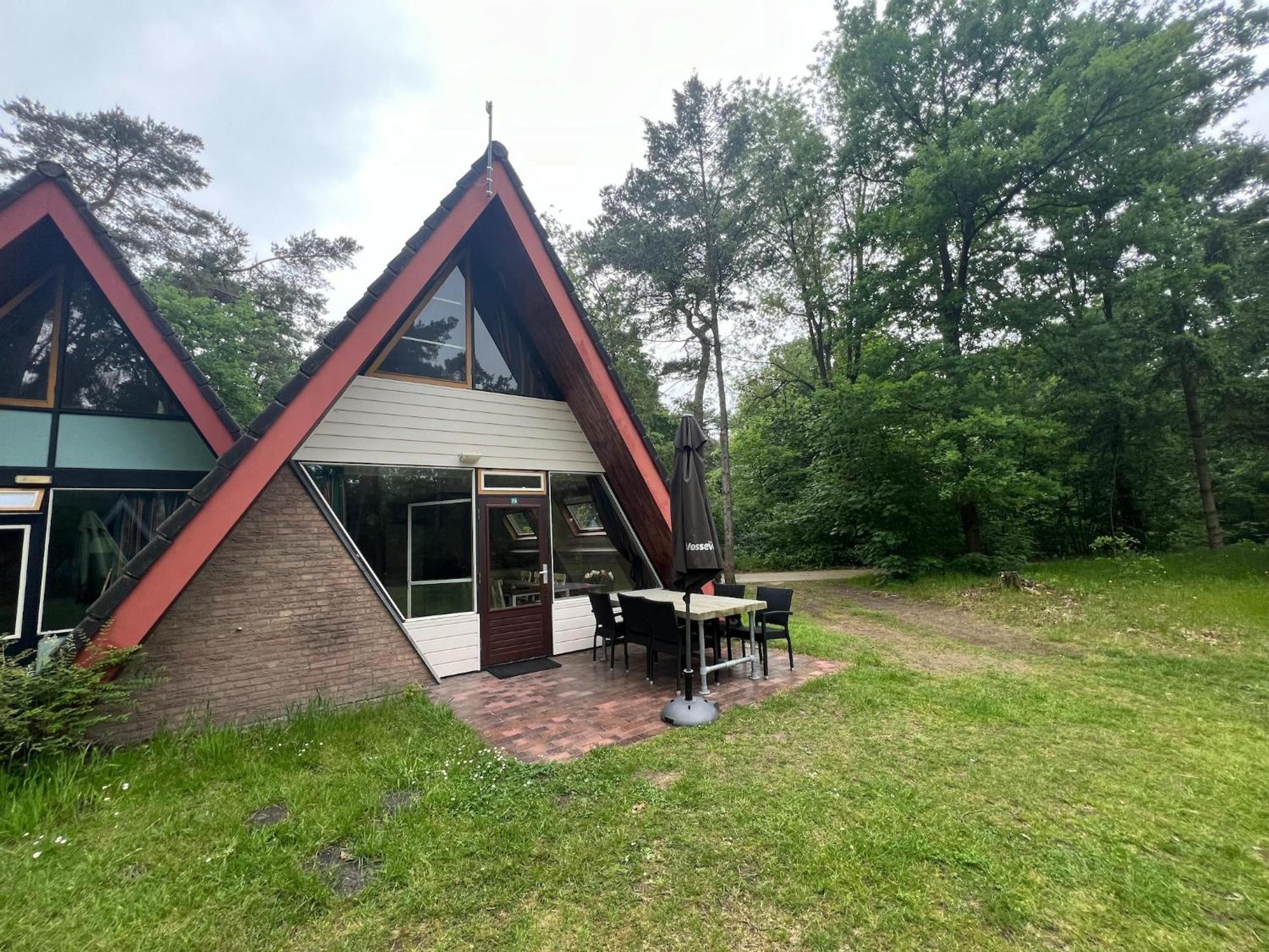 Modern Holiday Home In Stramproy In The Forest Exterior foto